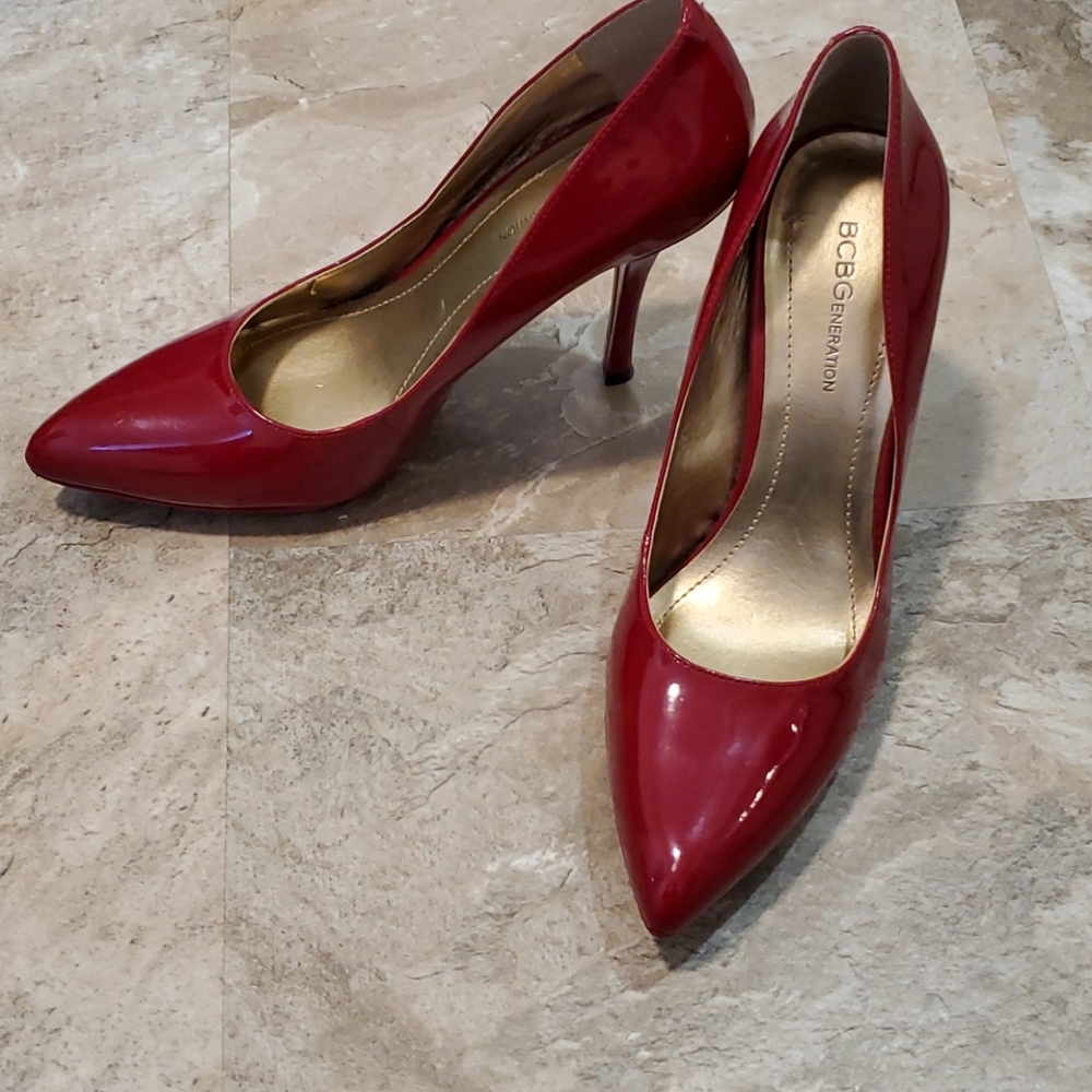 BCBG red heels 7.5b